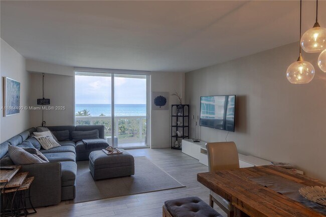 Building Photo - 10275 Collins Ave