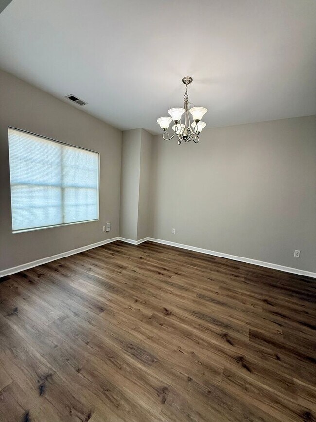 Foto del edificio - Great Oakwood Location- 3 bedroom, 2.5 bat...