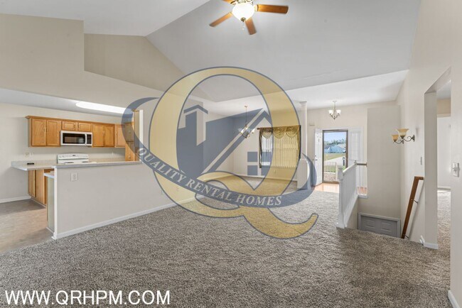 Foto del edificio - MOVE IN SPECIAL!! 1/2 First Month's Rent!