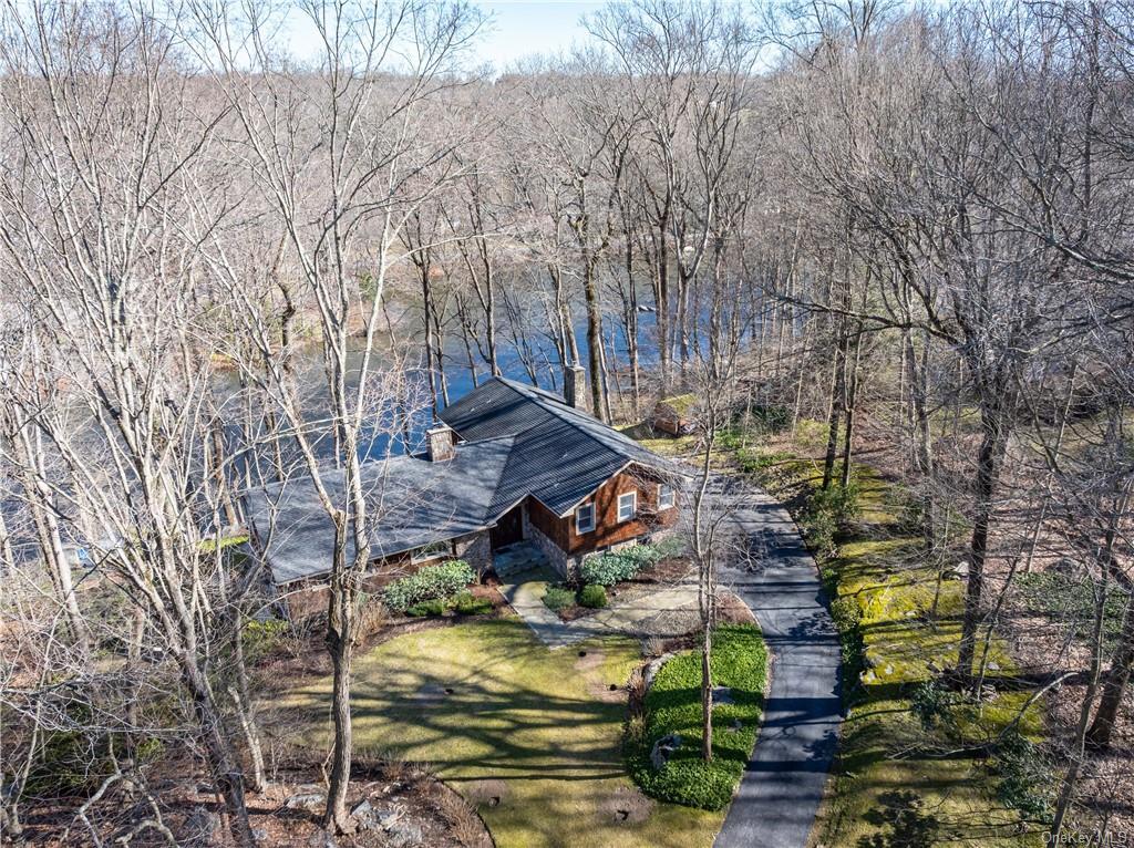 Primary Photo - 14 Pond Ln