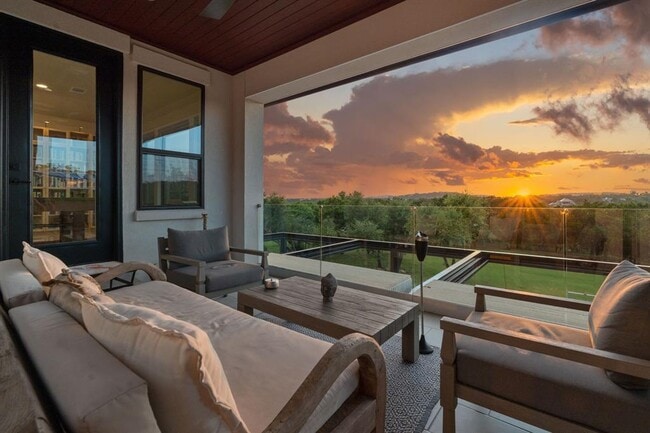 Building Photo - 714 Crystal Creek Dr