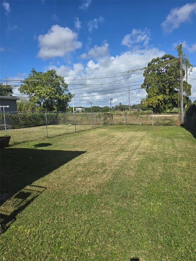 Foto del edificio - 914 NW 15th St