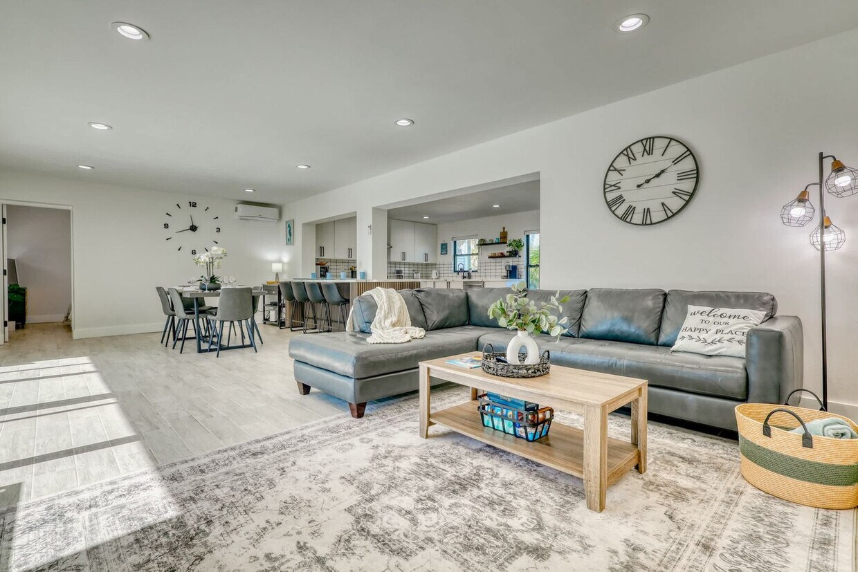 Foto principal - 106 Playmore Dr