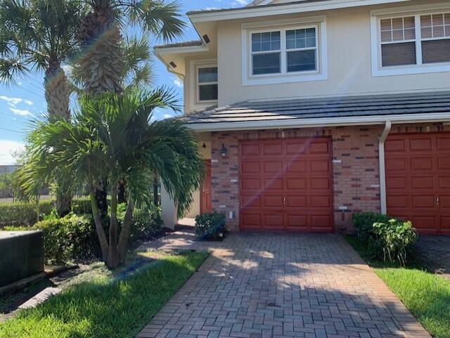 Building Photo - 3300 NW 29th Ct