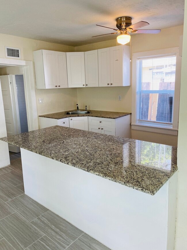 Building Photo - 4717 Garden Ave