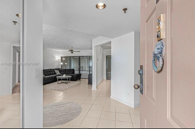 Foto del edificio - 7507 La Paz Blvd