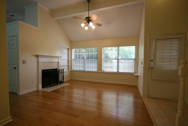Foto del edificio - 146 Bridle Trace Ln