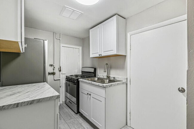 Foto del edificio - 1537 N Washington St