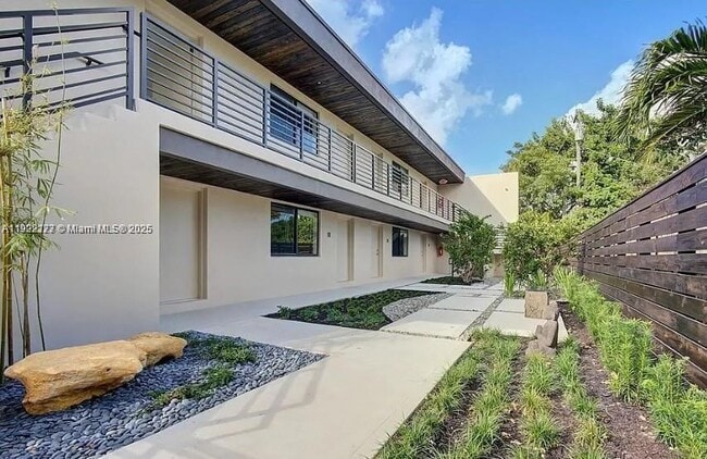 Foto del edificio - 1273 NE 38th St