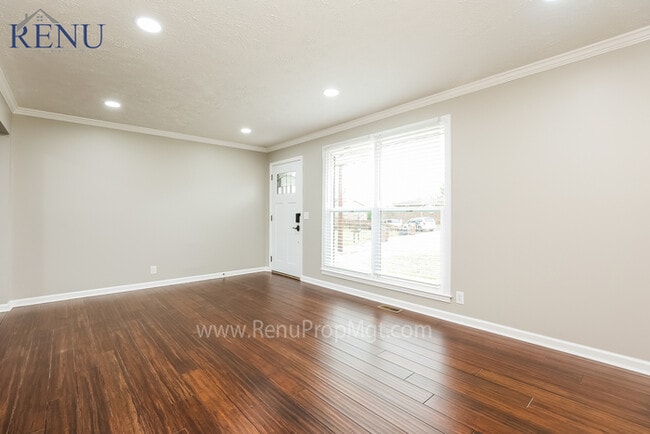 Building Photo - 3BR/1.5BA W/ finished basement!