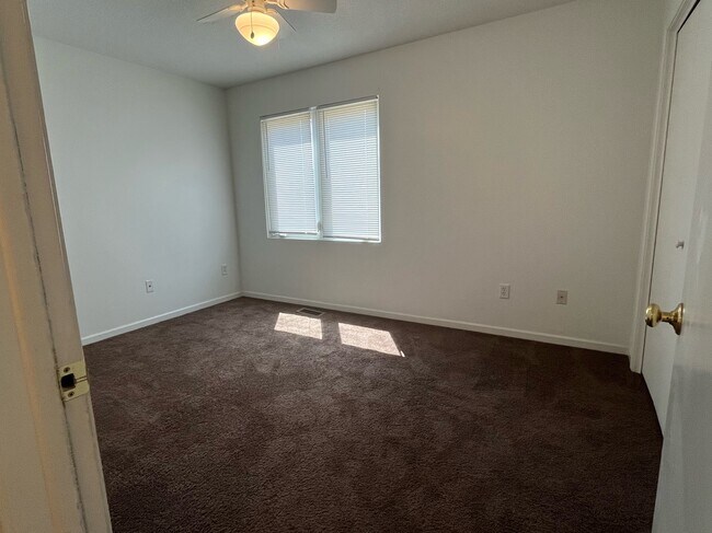 Building Photo - 2901 Hickman Rd
