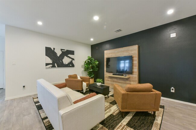 Foto del edificio - 14417 Gray Rocks Rd