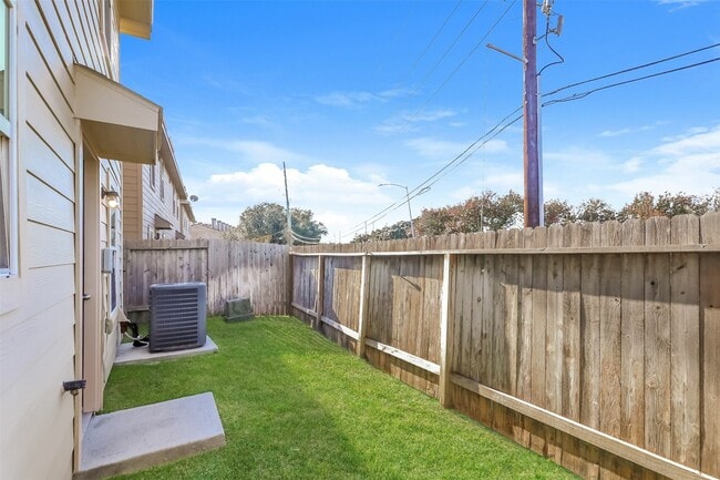 Building Photo - 13010 Bella Vida Ln