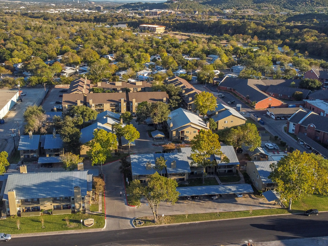 Lakeside Apartment Homes - Lakeside