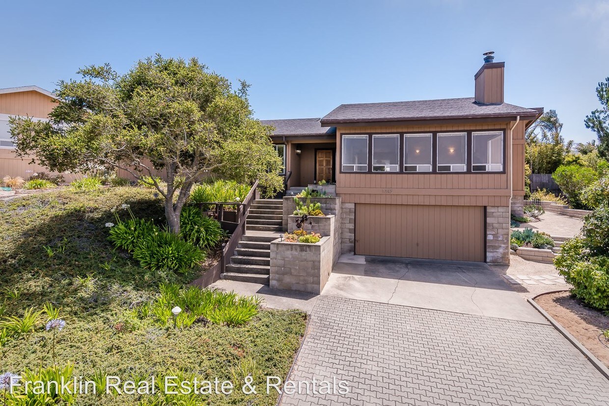 Primary Photo - 1245 Green Oaks Dr