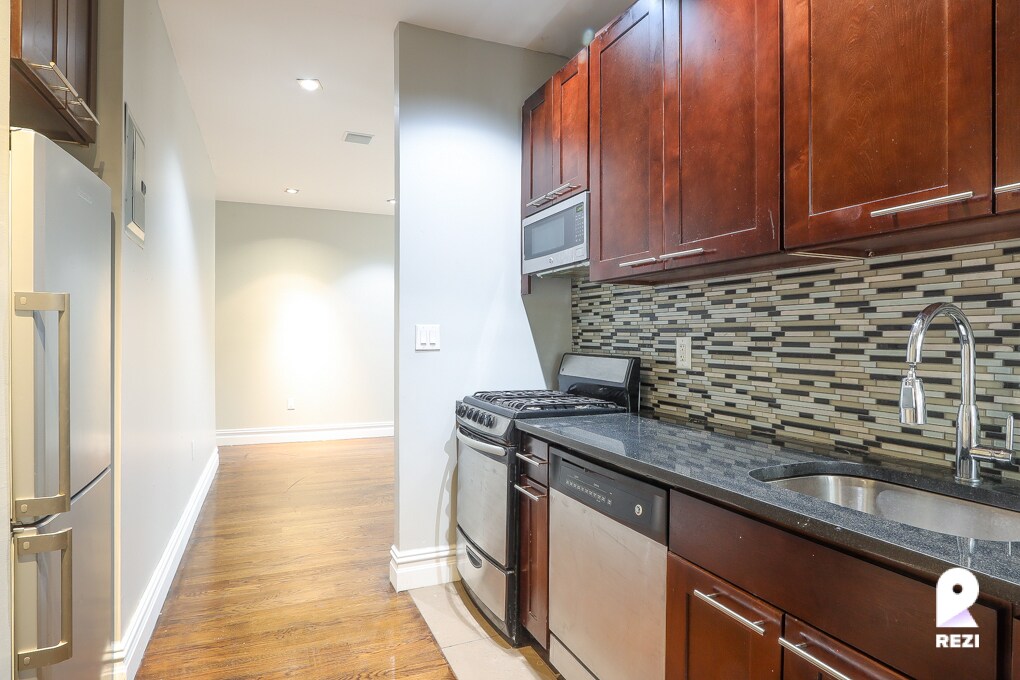 Primary Photo - 625 W 156th St