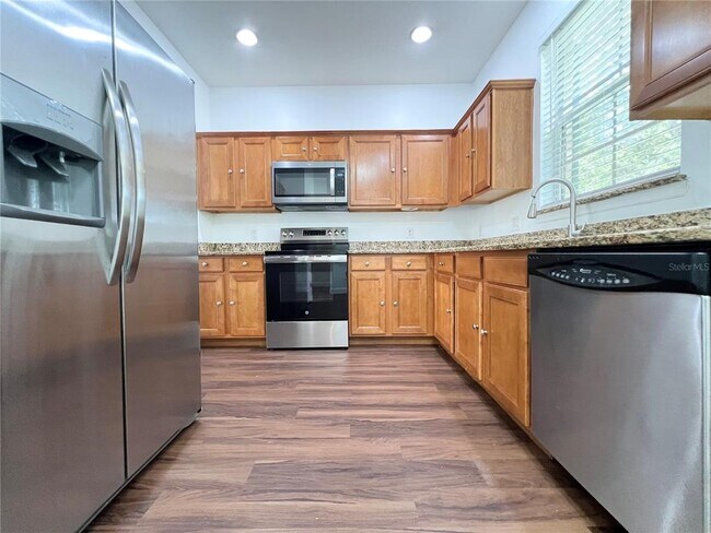 Foto del edificio - 7138 Five Oaks Dr