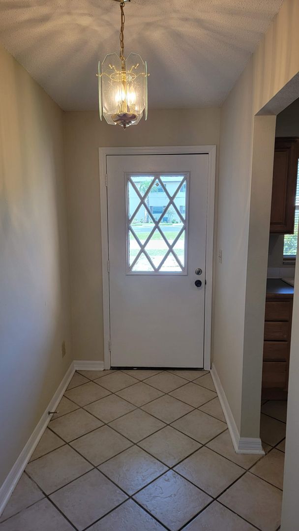 Foto del edificio - 611 W Oak Terrace Dr