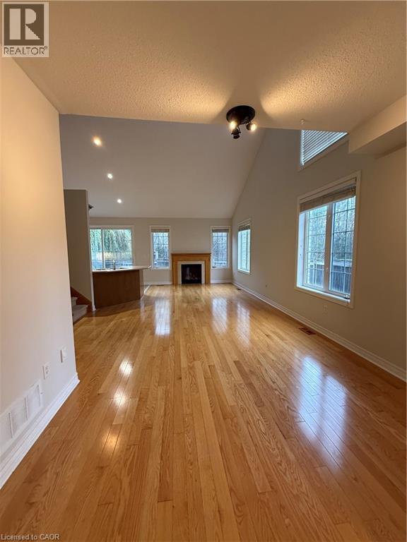 Building Photo - 4210 Saunders Crescent