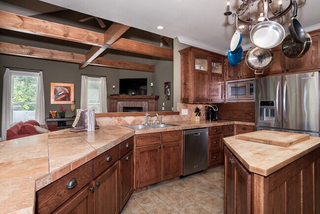 Foto del edificio - Lake Avalon Frontage