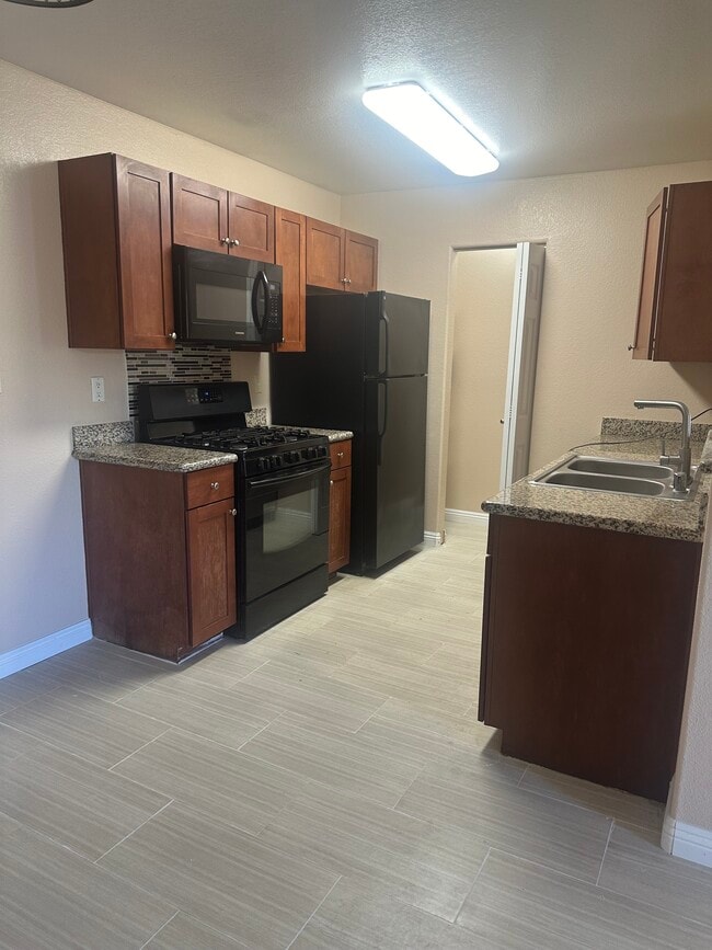 Building Photo - 2120 Ramrod Ave