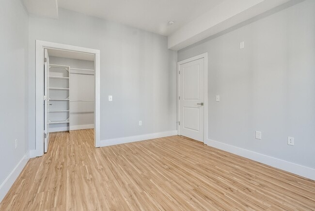 Building Photo - 424 Whiton St