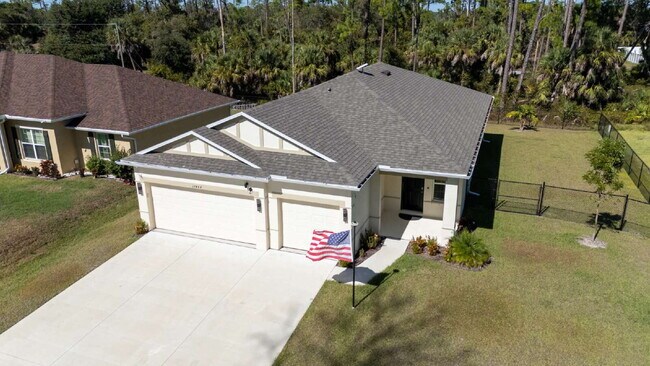 Foto del edificio - Move in now with zero deposit! This stunni...