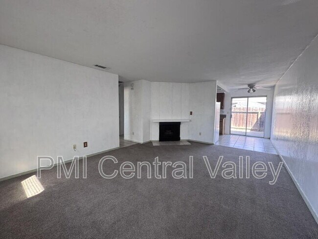 Building Photo - 8920 N El Dorado St