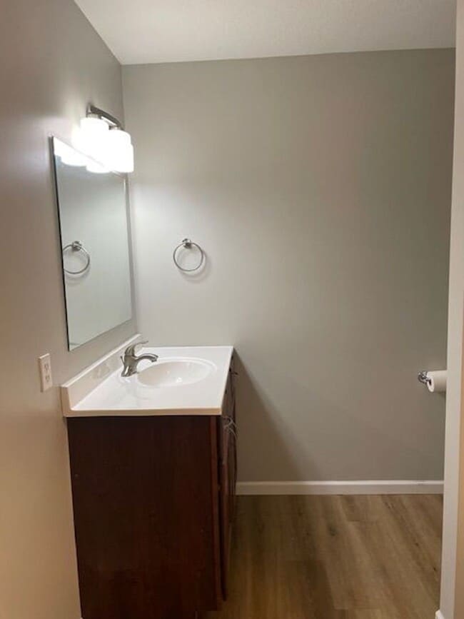 Building Photo - 202 Tyler St