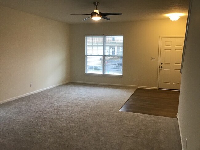 Building Photo - 10112 Gallop Ln