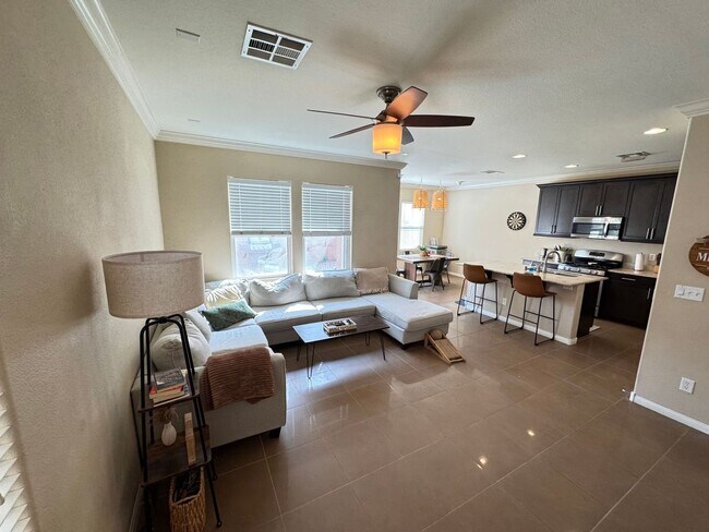 Foto del edificio - 3 BEDROOM SOUTHWEST HOME!