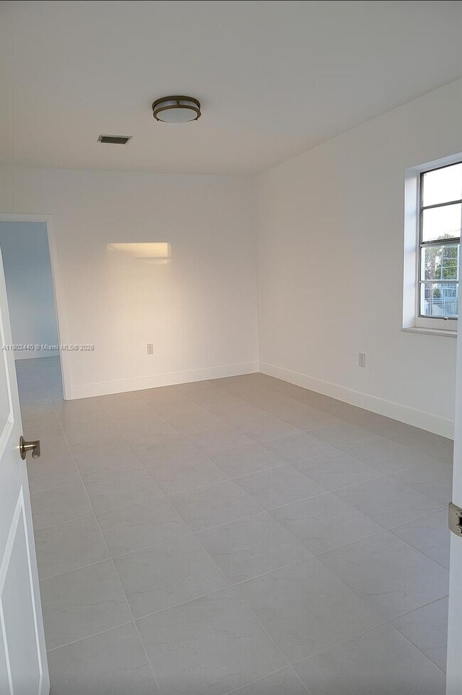 Foto del edificio - 2311 NW 14th St