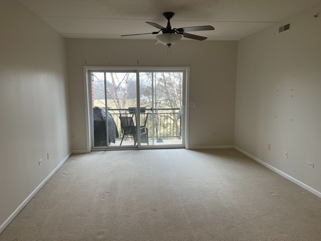 Building Photo - 3401 N Carriageway Dr