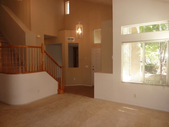 Building Photo - Large Two Story Home with Bonus Room, Cove...