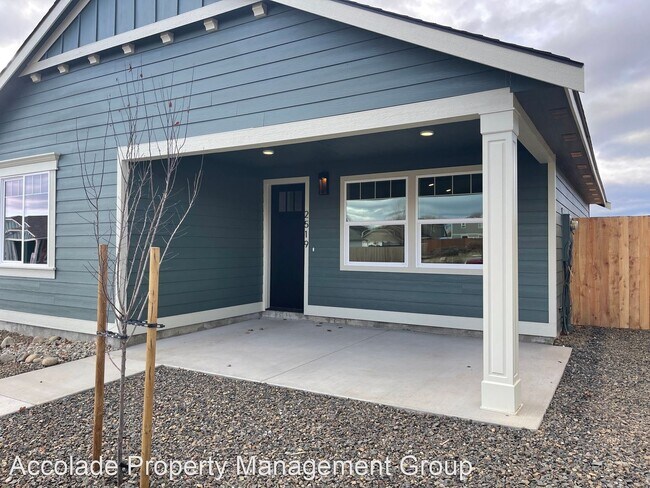 Building Photo - 3 br, 3 bath House - 2519 N Benjamin Lane