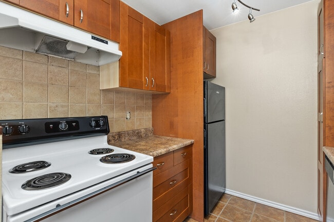 Building Photo - 8150 Lemon Ave