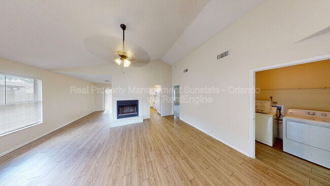 Building Photo - 10025 Creekwater Blvd