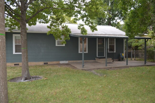 Building Photo - 5709 Chesterfield Ave