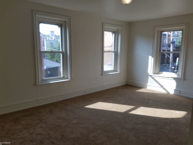 Building Photo - 3 br, 2 bath Apartment - 346 Ophelia Street 2
