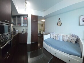 Building Photo - 14 York St