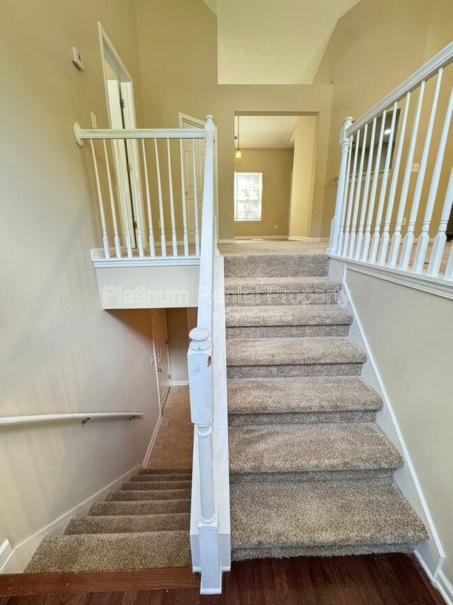 Building Photo - 525 Dot Dr