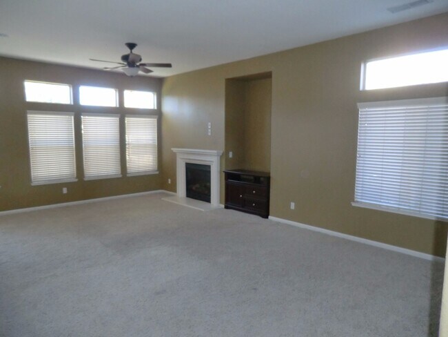 Foto del edificio - Attractive 3 Bedroom Home in South Meadows