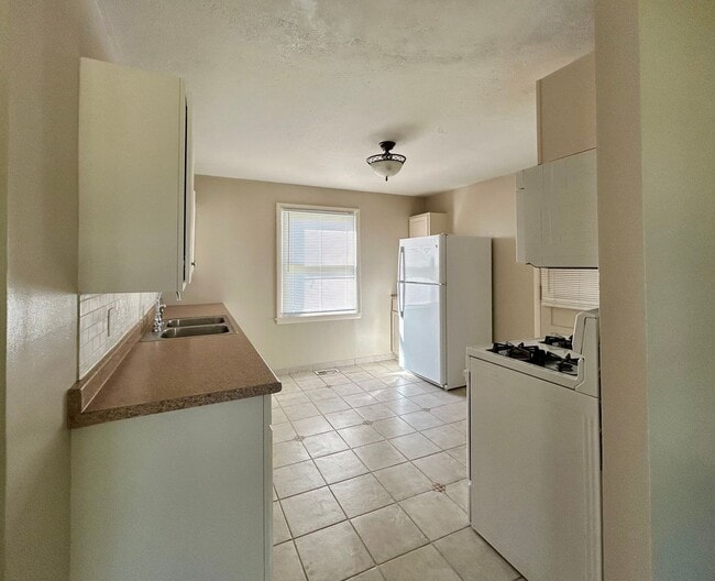 Foto del edificio - 2 Bedroom in SW Wichita, KS