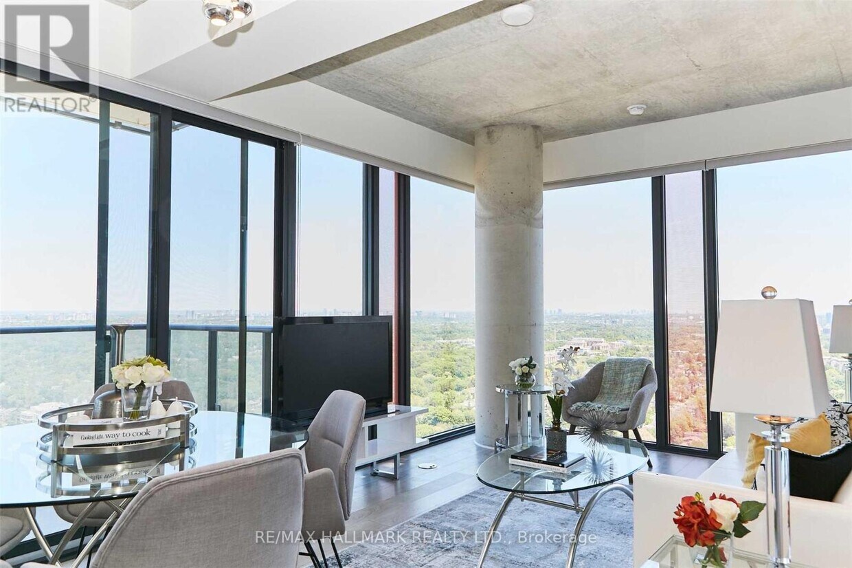 Photo principale - 185-3185 Roehampton Ave