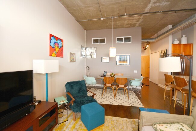 Foto del edificio - 900 N Kingsbury St