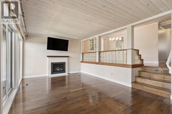 Building Photo - 1056 Lillooet Rd