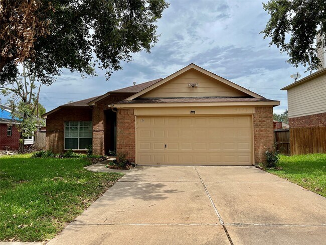 Foto del edificio - 9803 Hallmark Ln