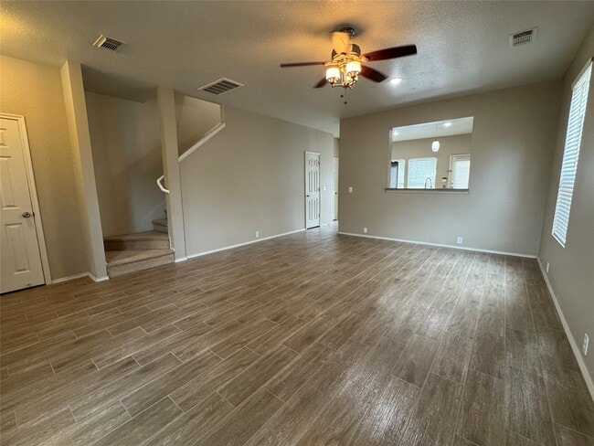 Foto del edificio - 16875 Mammoth Springs Dr