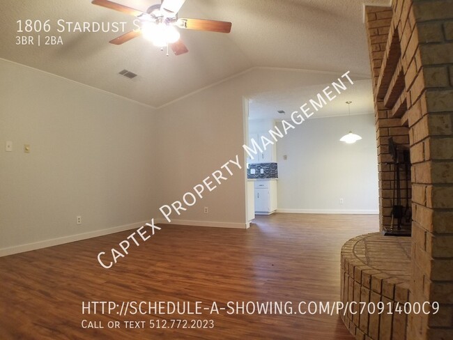 Building Photo - 1806 Stardust St