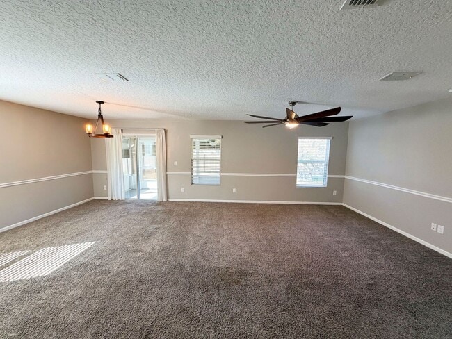 Foto del edificio - Beautiful 4 Bedroom, 2 Bathroom Home Situated on Grande Reserve Golf Course